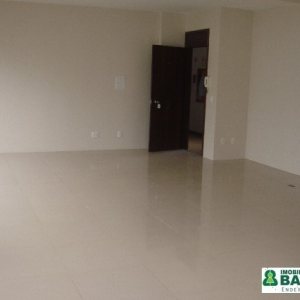 Sala com 68m², 1 vaga, no bairro Centro em Caxias do Sul para Alugar ou Comprar