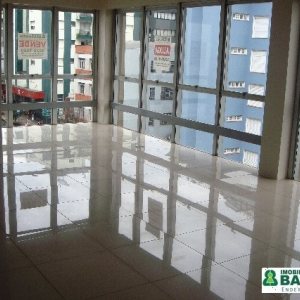 Sala com 68m², 1 vaga, no bairro Centro em Caxias do Sul para Alugar ou Comprar