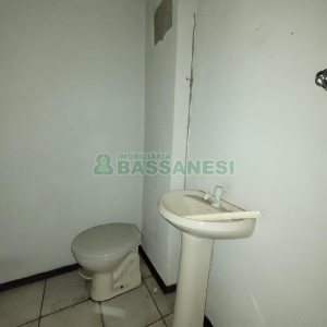 Pavilhão com 340m², no bairro Sagrada Família em Caxias do Sul para Alugar