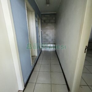 Pavilhão com 340m², no bairro Sagrada Família em Caxias do Sul para Alugar