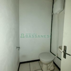 Pavilhão com 340m², no bairro Sagrada Família em Caxias do Sul para Alugar