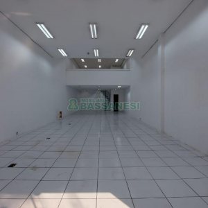 Loja com 160m², no bairro Lourdes em Caxias do Sul para Alugar