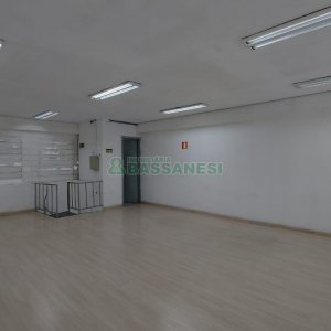 Loja com 160m², no bairro Lourdes em Caxias do Sul para Alugar
