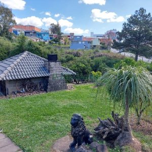 Casa Comercial com 270m², 5 dormitórios, no bairro Cinqüentenário em Caxias do Sul para Alugar