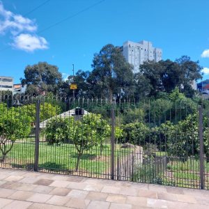 Casa Comercial com 270m², 5 dormitórios, no bairro Cinqüentenário em Caxias do Sul para Alugar