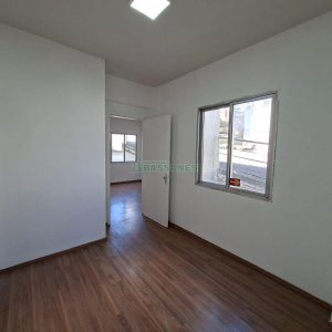 Sala com 30m², no bairro Centro em Caxias do Sul para Alugar