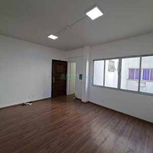 Sala com 30m², no bairro Centro em Caxias do Sul para Alugar