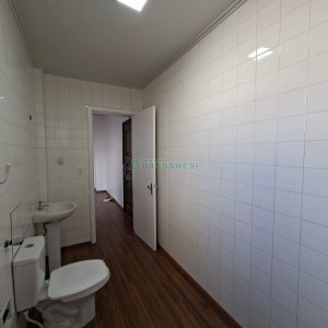 Sala com 30m², no bairro Centro em Caxias do Sul para Alugar