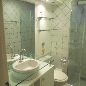 Apto Mobiliado com 60m², 2 dormitórios, 1 vaga, no bairro Nossa Senhora de Fátima em Caxias do Sul para Alugar