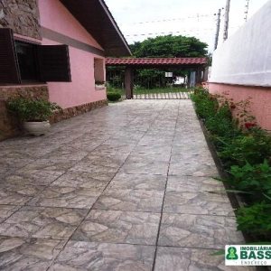 Casa com 250m², 3 dormitórios, 4 vagas, no bairro Vila Verde em Caxias do Sul para Comprar