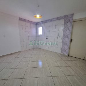 Apartamento com 40m², 1 dormitório, 1 vaga, no bairro Sagrada Família em Caxias do Sul para Alugar