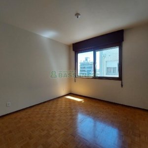 Apartamento com 105m², 3 dormitórios, 2 vagas, no bairro Centro em Caxias do Sul para Alugar