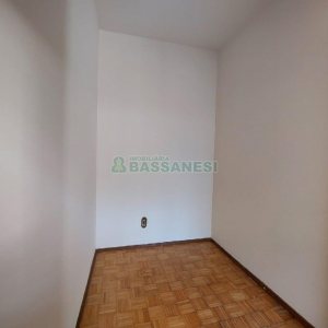 Apartamento com 105m², 3 dormitórios, 2 vagas, no bairro Centro em Caxias do Sul para Alugar