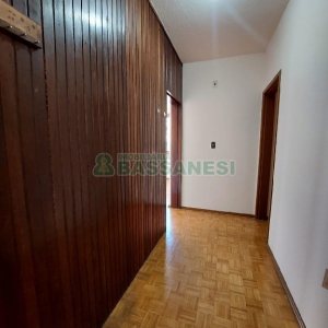 Apartamento com 105m², 3 dormitórios, 2 vagas, no bairro Centro em Caxias do Sul para Alugar