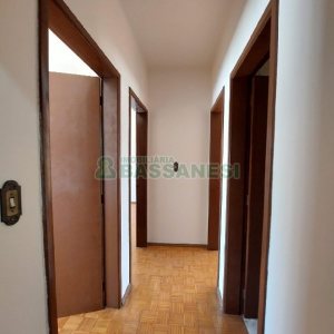 Apartamento com 105m², 3 dormitórios, 2 vagas, no bairro Centro em Caxias do Sul para Alugar