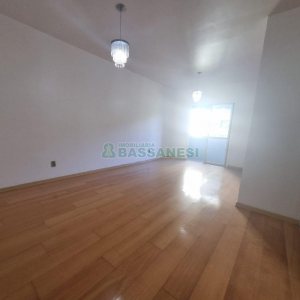 Apartamento com 95m², 3 dormitórios, 1 vaga, no bairro Lourdes em Caxias do Sul para Alugar
