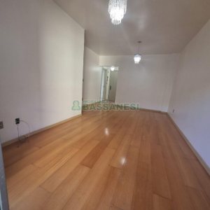 Apartamento com 95m², 3 dormitórios, 1 vaga, no bairro Lourdes em Caxias do Sul para Alugar
