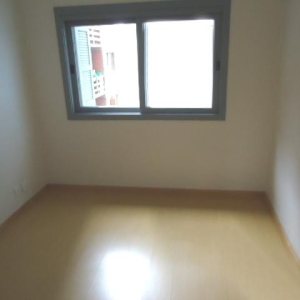 Apartamento com 102m², 3 dormitórios, 1 vaga, no bairro Centro em Caxias do Sul para Comprar