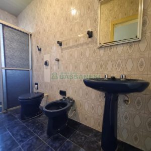 Casa com 80m², 3 dormitórios, 1 vaga, no bairro Rio Branco em Caxias do Sul para Alugar