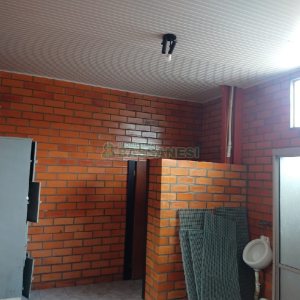 Pavilhão com 706m², no bairro Sanvitto em Caxias do Sul para Alugar ou Comprar