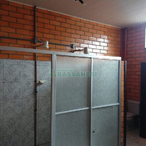 Pavilhão com 706m², no bairro Sanvitto em Caxias do Sul para Alugar ou Comprar