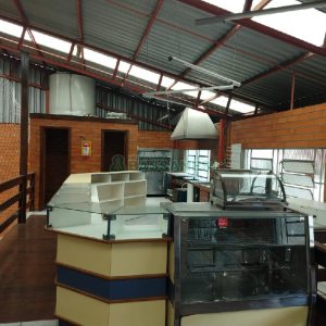 Pavilhão com 706m², no bairro Sanvitto em Caxias do Sul para Alugar ou Comprar