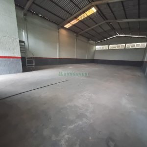 Pavilhão com 390m², no bairro Esplanada em Caxias do Sul para Alugar