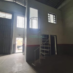 Pavilhão com 390m², no bairro Esplanada em Caxias do Sul para Alugar
