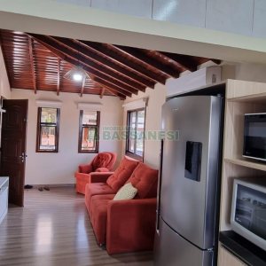 Casa com 193m², 4 dormitórios, 3 vagas, no bairro Desvio Rizzo em Caxias do Sul para Comprar