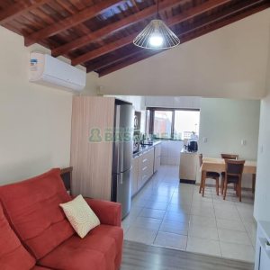 Casa com 193m², 4 dormitórios, 3 vagas, no bairro Desvio Rizzo em Caxias do Sul para Comprar