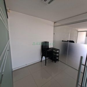 Sala com 78m², 1 vaga, no bairro Centro em Caxias do Sul para Comprar