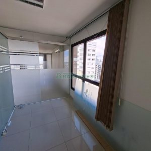 Sala com 78m², 1 vaga, no bairro Centro em Caxias do Sul para Comprar