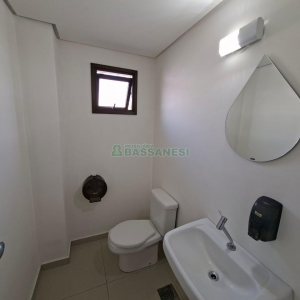 Sala com 78m², 1 vaga, no bairro Centro em Caxias do Sul para Comprar