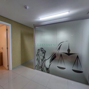 Sala Mobiliada com 78m², 1 vaga, no bairro Centro em Caxias do Sul para Alugar