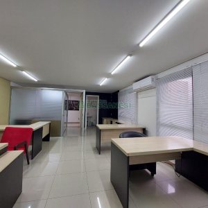 Sala Mobiliada com 78m², 1 vaga, no bairro Centro em Caxias do Sul para Alugar