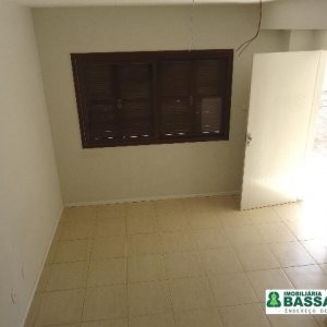 Sobrado, 2 dormitórios, 1 vaga, no bairro Kayser em Caxias do Sul para Alugar