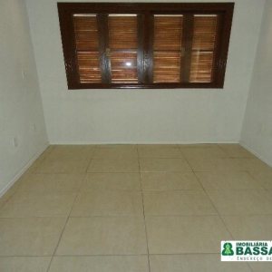 Sobrado, 2 dormitórios, 1 vaga, no bairro Kayser em Caxias do Sul para Alugar