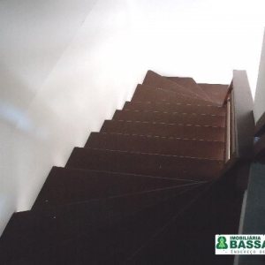 Sobrado, 2 dormitórios, 1 vaga, no bairro Kayser em Caxias do Sul para Alugar