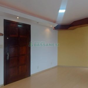 Apartamento com 77m², 2 dormitórios, 1 vaga, no bairro São Leopoldo em Caxias do Sul para Alugar