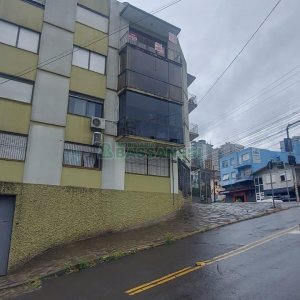 Apartamento com 77m², 2 dormitórios, 1 vaga, no bairro São Leopoldo em Caxias do Sul para Alugar