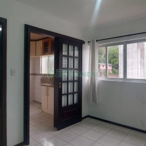 Apartamento com 77m², 2 dormitórios, 1 vaga, no bairro São Leopoldo em Caxias do Sul para Alugar