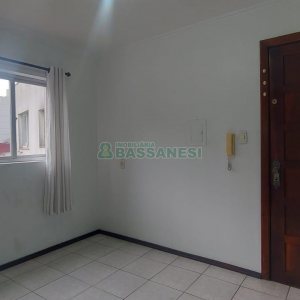 Apartamento com 77m², 2 dormitórios, 1 vaga, no bairro São Leopoldo em Caxias do Sul para Alugar