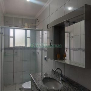 Apartamento com 77m², 2 dormitórios, 1 vaga, no bairro São Leopoldo em Caxias do Sul para Alugar