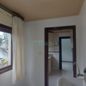 Apartamento com 77m², 2 dormitórios, 1 vaga, no bairro São Leopoldo em Caxias do Sul para Alugar