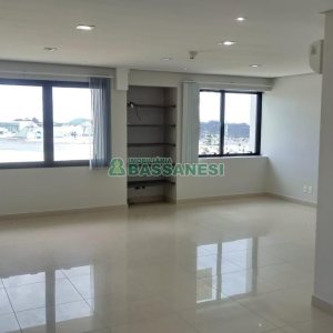 Sala com 48m², 1 vaga, no bairro Villagio Iguatemi em Caxias do Sul para Comprar