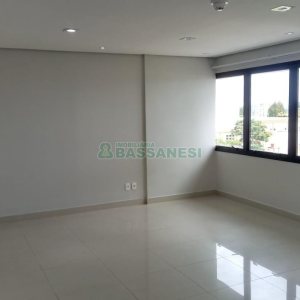 Sala com 48m², 1 vaga, no bairro Villagio Iguatemi em Caxias do Sul para Comprar
