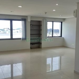 Sala com 48m², 1 vaga, no bairro Villagio Iguatemi em Caxias do Sul para Comprar