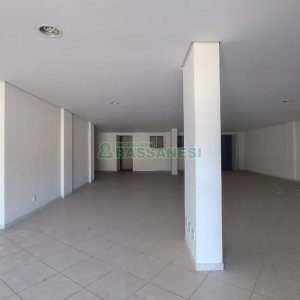 Loja com 225m², no bairro Sagrada Família em Caxias do Sul para Alugar ou Comprar