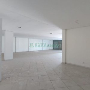 Loja com 225m², no bairro Sagrada Família em Caxias do Sul para Alugar ou Comprar