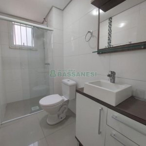 Apartamento, 2 dormitórios, 1 vaga, no bairro Santa Lúcia em Caxias do Sul para Alugar